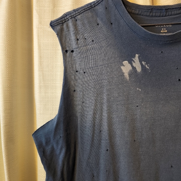 🥃 Distressed Sleeveless Tee | Mountain Tavern | L 🤘 - Picture 6 of 7
